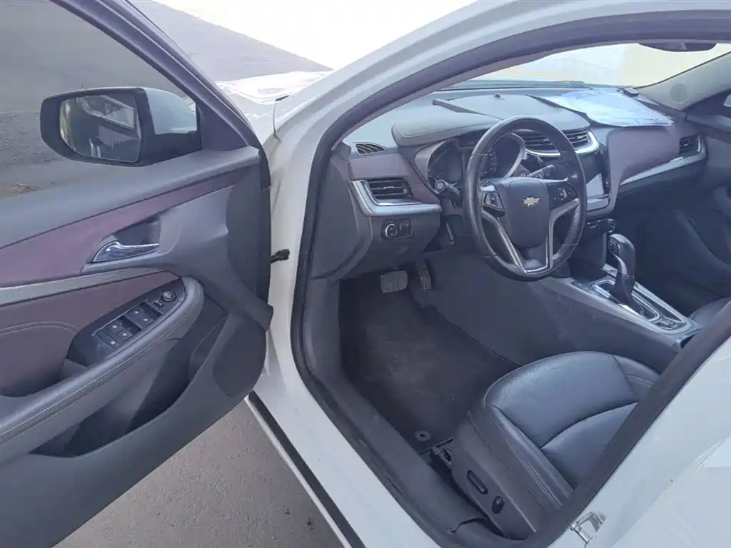 Chevrolet Malibu 2018 530T Automatic Luxury Edition фото 16