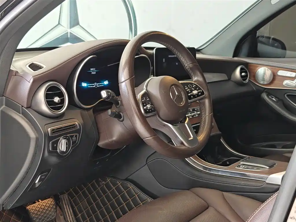 Mercedes-Benz GLC 2020 GLC 300 L 4MATIC Dynamic фото 9