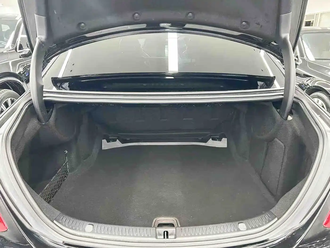 Mercedes-Benz E-Class 2018 E 200 L Sport фото 21
