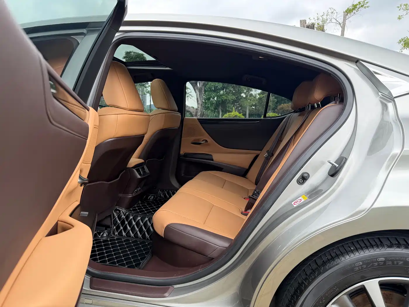 Lexus ES 2018 300h Excellence Edition China V фото 5