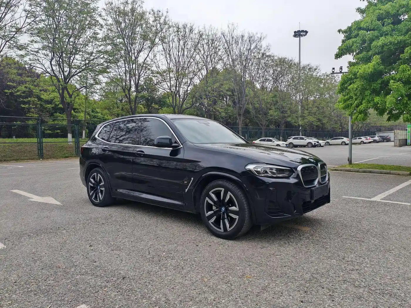 BMW iX3 2023 Leading Type фото 4