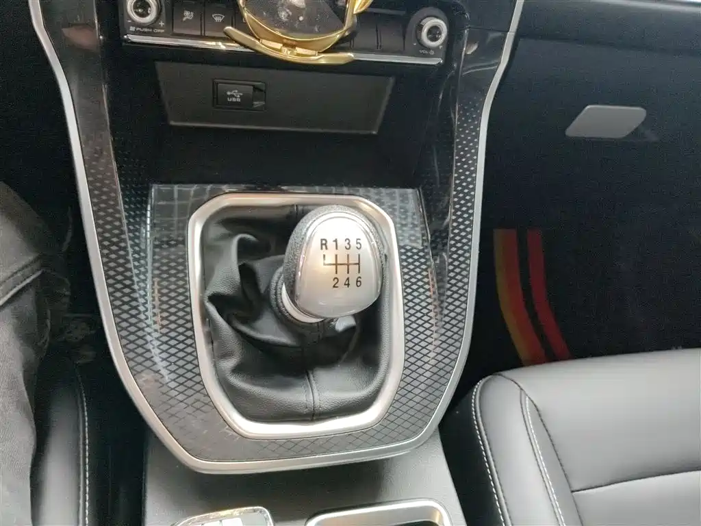 Haval M6 2021 PLUS 1.5T Manual Luxury Smart Connect фото 10