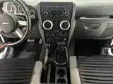 Фото 13 - Jeep Wrangler