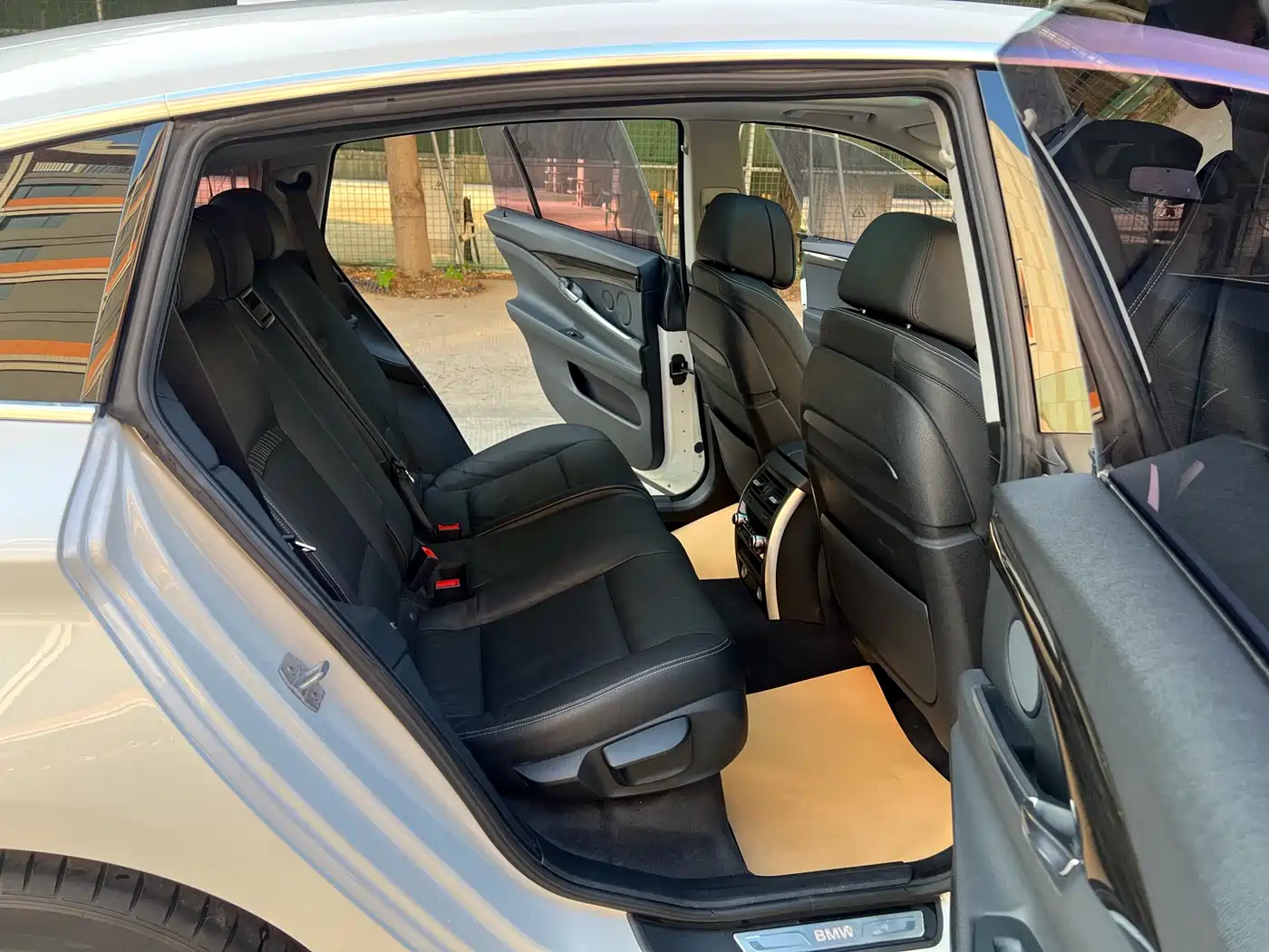 BMW 5 Series GT 2015 528i Luxury фото 8