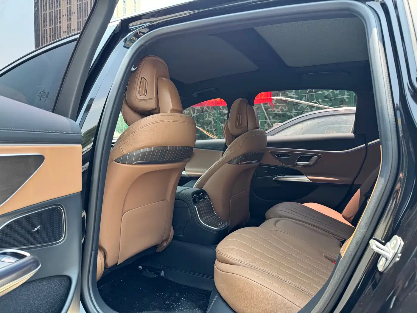 Mercedes-Benz E-Class 2024 E 300 L Fashion фото 7