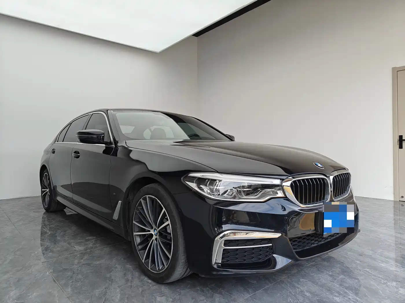 BMW 5 Series 2020 530Li Exclusive M Sport Package фото 3