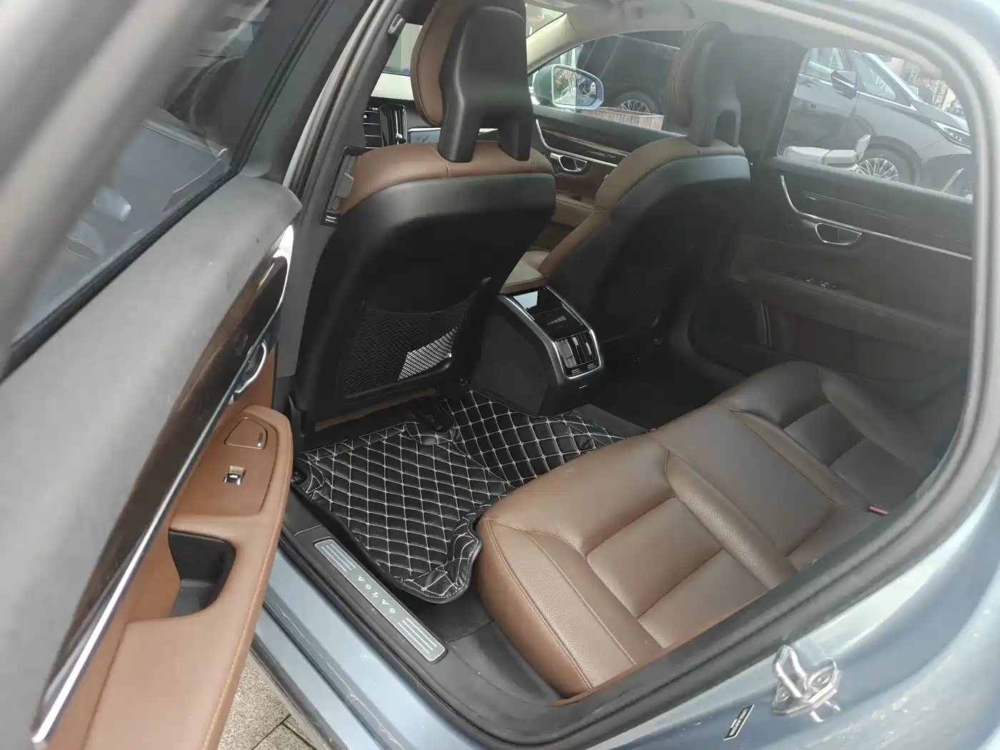 Фото 4 - Volvo S90