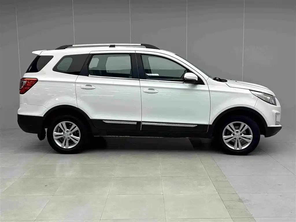 BAIC Huansu S3 2018 2017 1.5L Manual Luxury