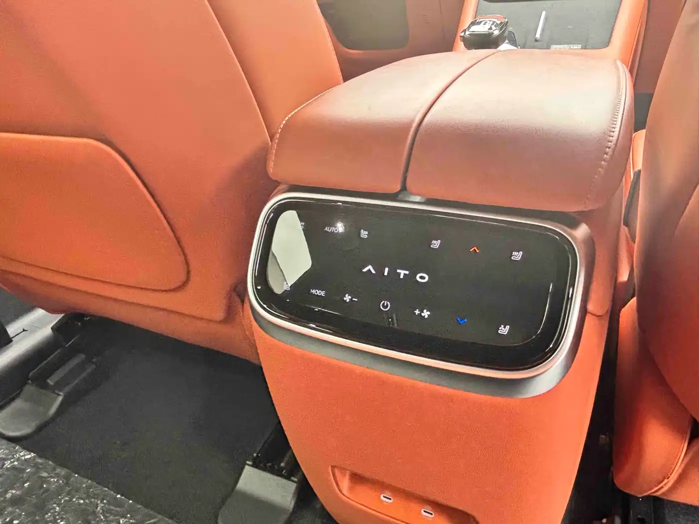 AITO Wenjie AITO M7 2024 1.5T Smart Drive 4WD Ultra 5-seater фото 18
