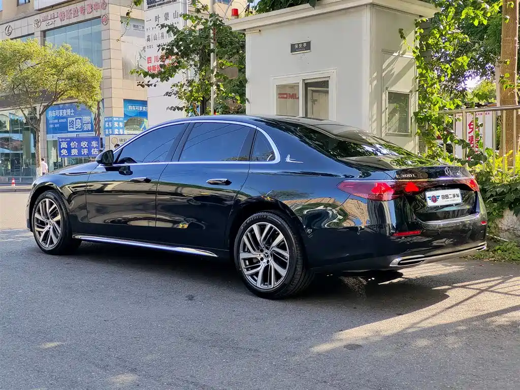 Mercedes-Benz E-Class 2025 E 300 L Fashion фото 4