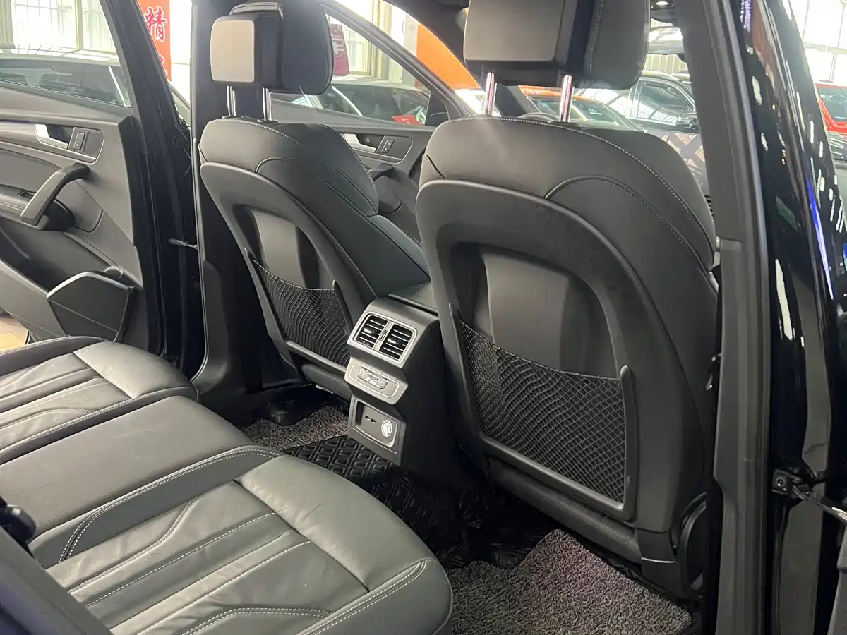 Audi Q5L 2023 40T Luxury Dynamic фото 12