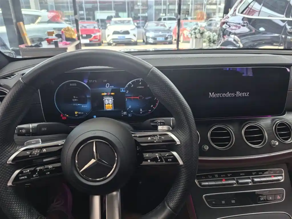 Mercedes-Benz E-Class 2023 E 300 L Sport Fashion фото 12