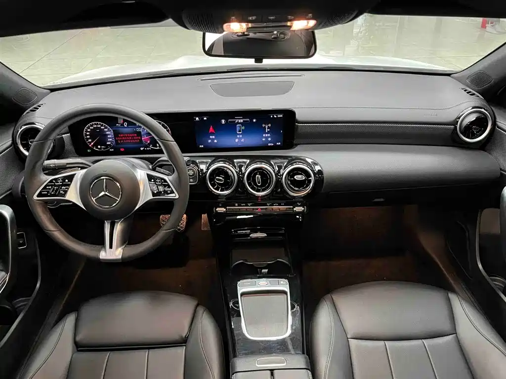 Mercedes-Benz A-Class 2023 A 180 L фото 2