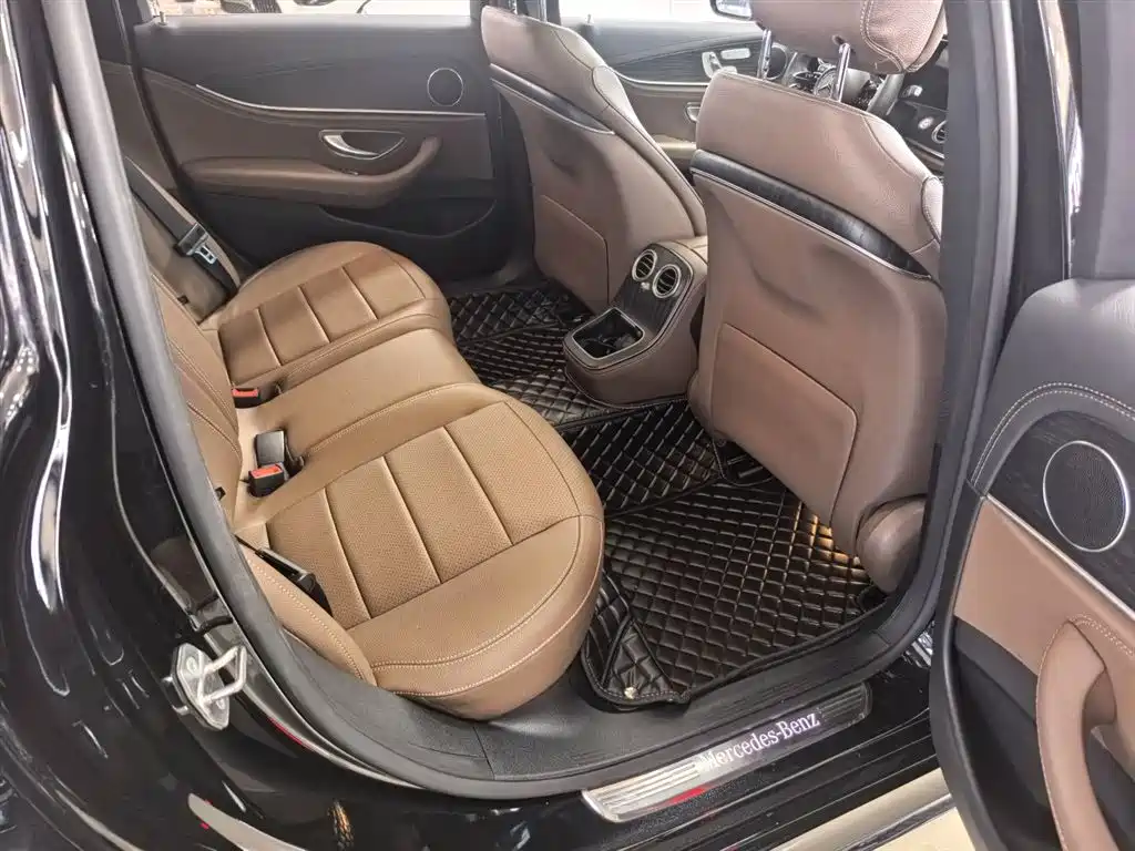 Mercedes-Benz E-Class 2023 E 300 L Sport Fashion фото 2