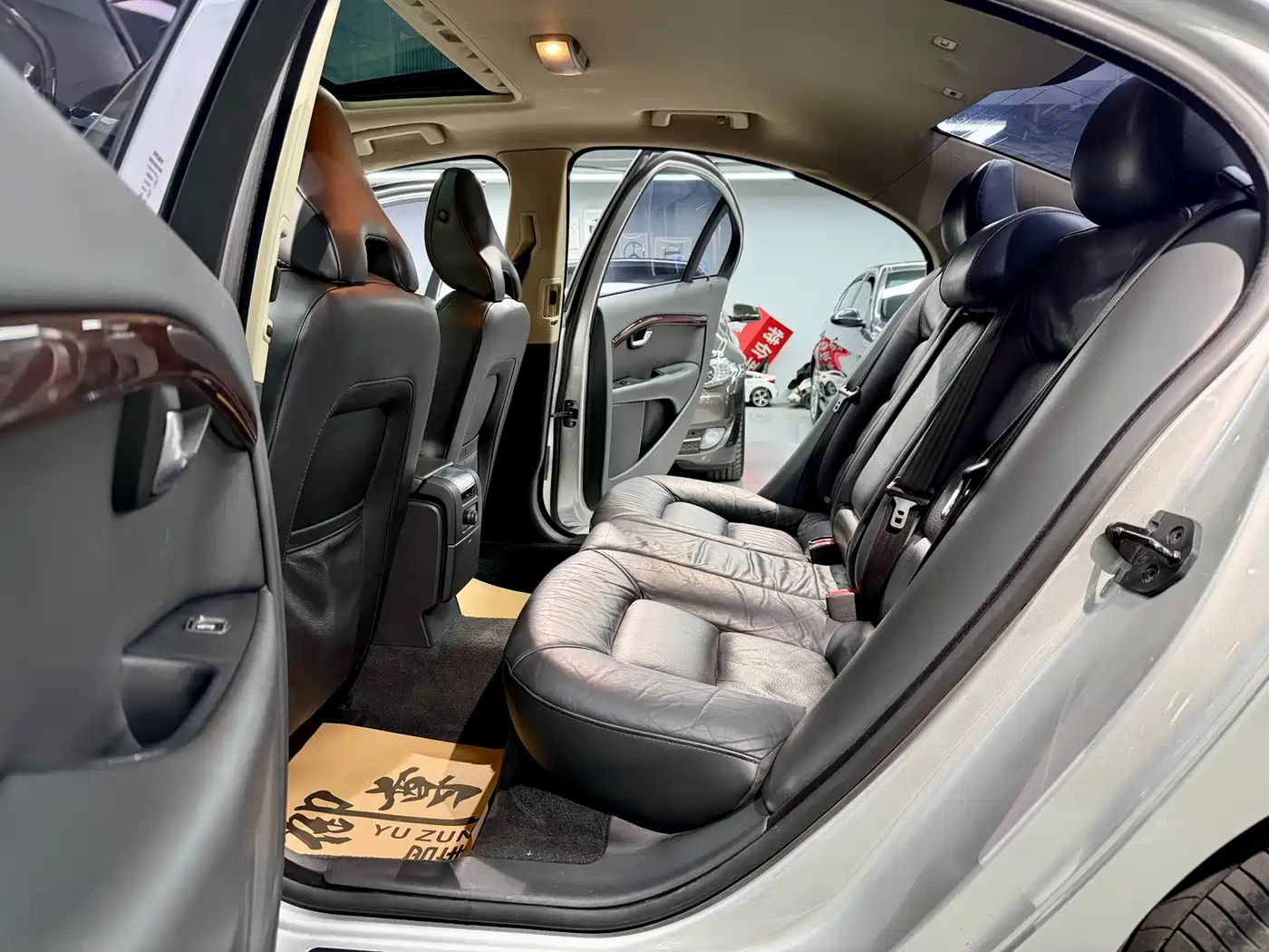 Photo 9 - Volvo S80L