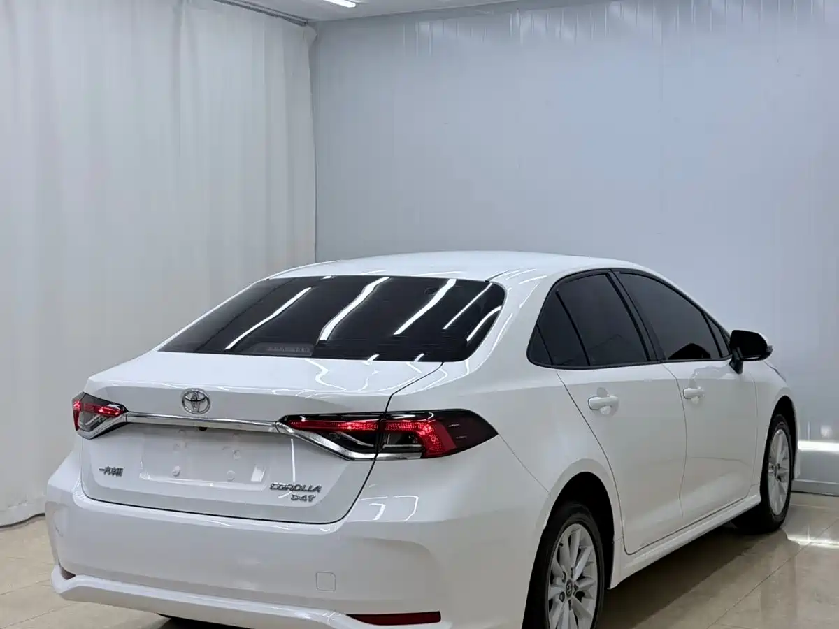 Toyota Corolla 2021 1.2T S-CVT Elite PLUS Edition фото 4
