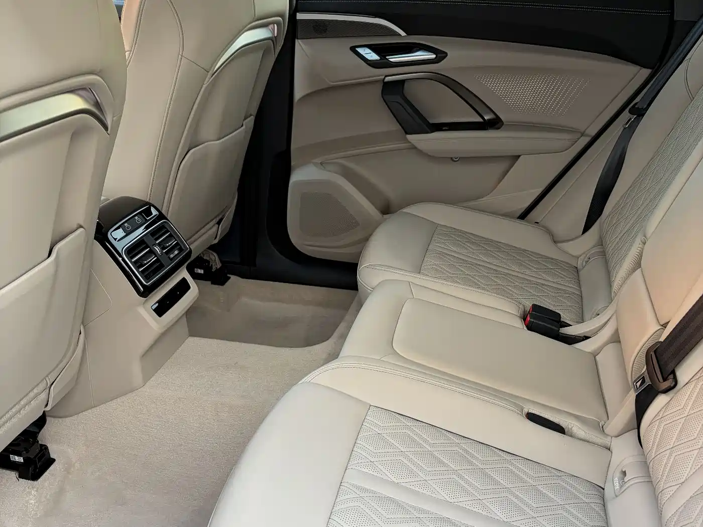 Audi Q5L 2026 Luxury Sport 150kW фото 7