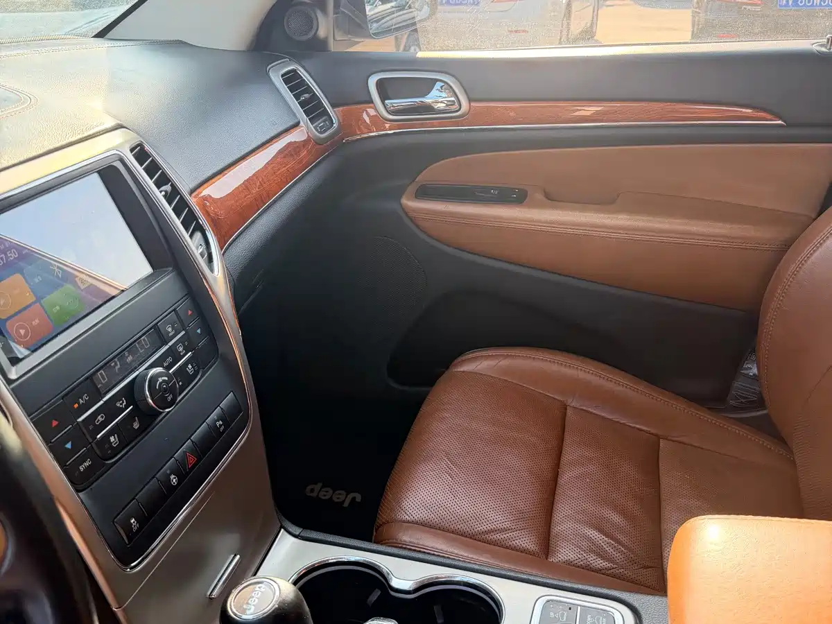 Jeep Grand Cherokee (Import) 2012 2012 3.6L Flagship Navigation Edition