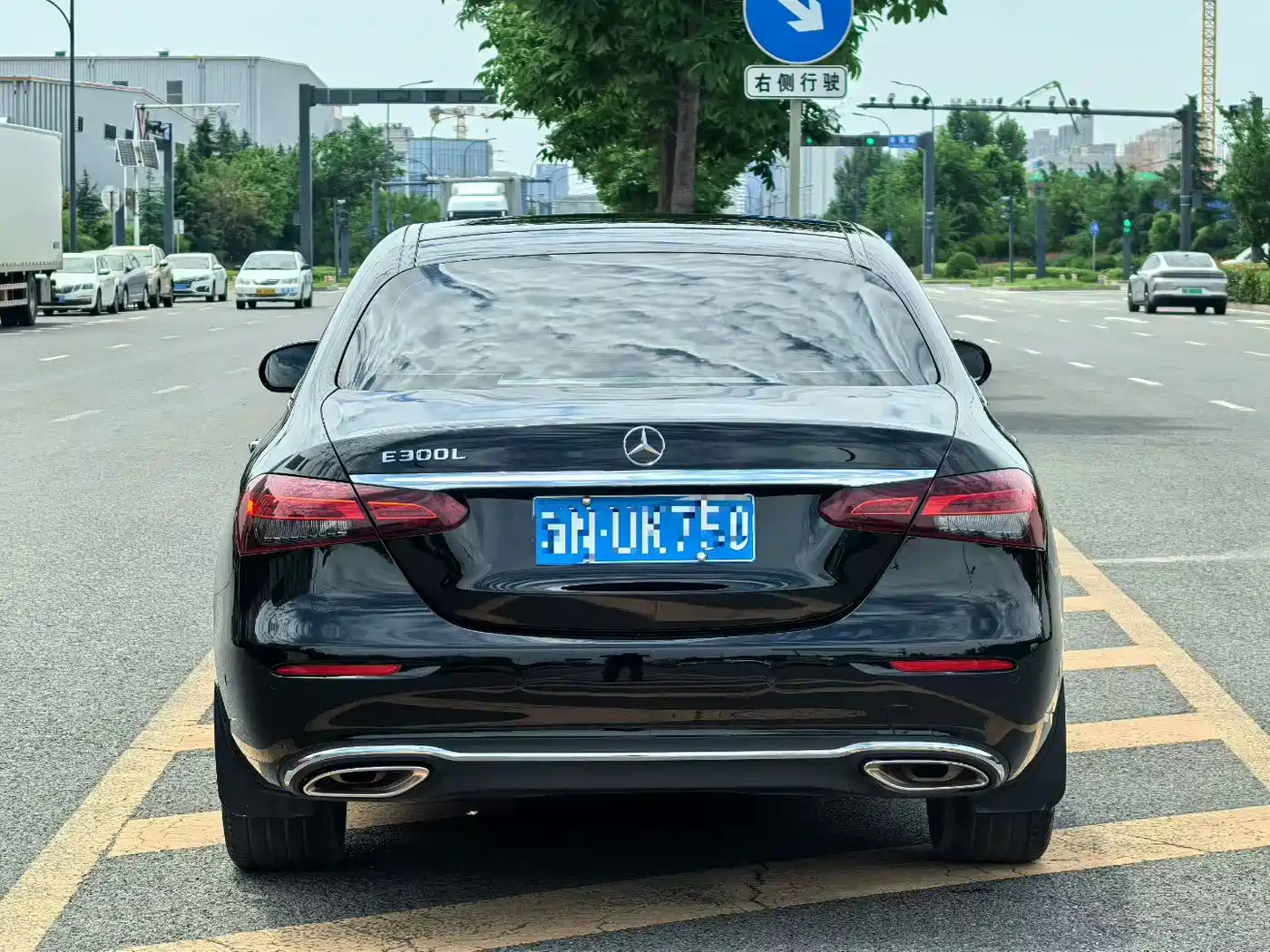 Mercedes-Benz E-Class 2023 E 300 L Luxury фото 8
