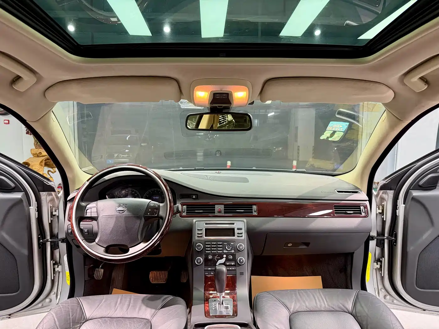 Photo 15 - Volvo S80L