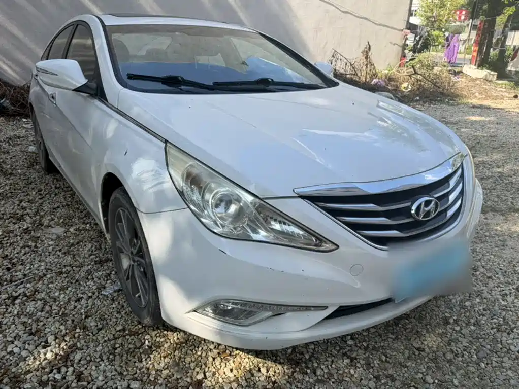 Фото 9 - Hyundai Sonata