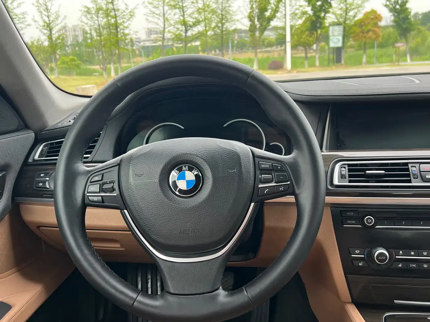 BMW 7 Series 2013 Model 730Li Luxury фото 12