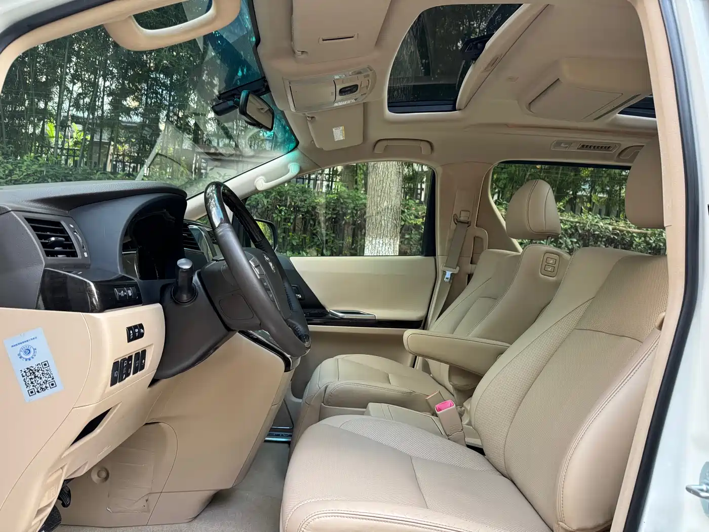 Toyota Alphard фото 7