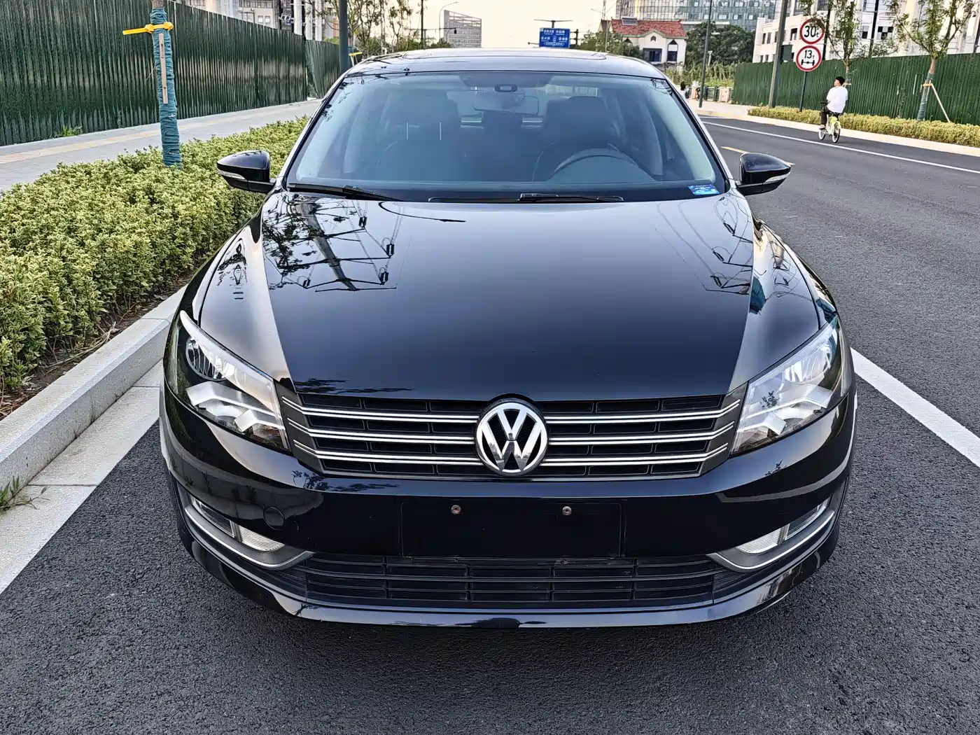 Volkswagen Passat 2013 1.8TSI DSG Zunrong фото 2