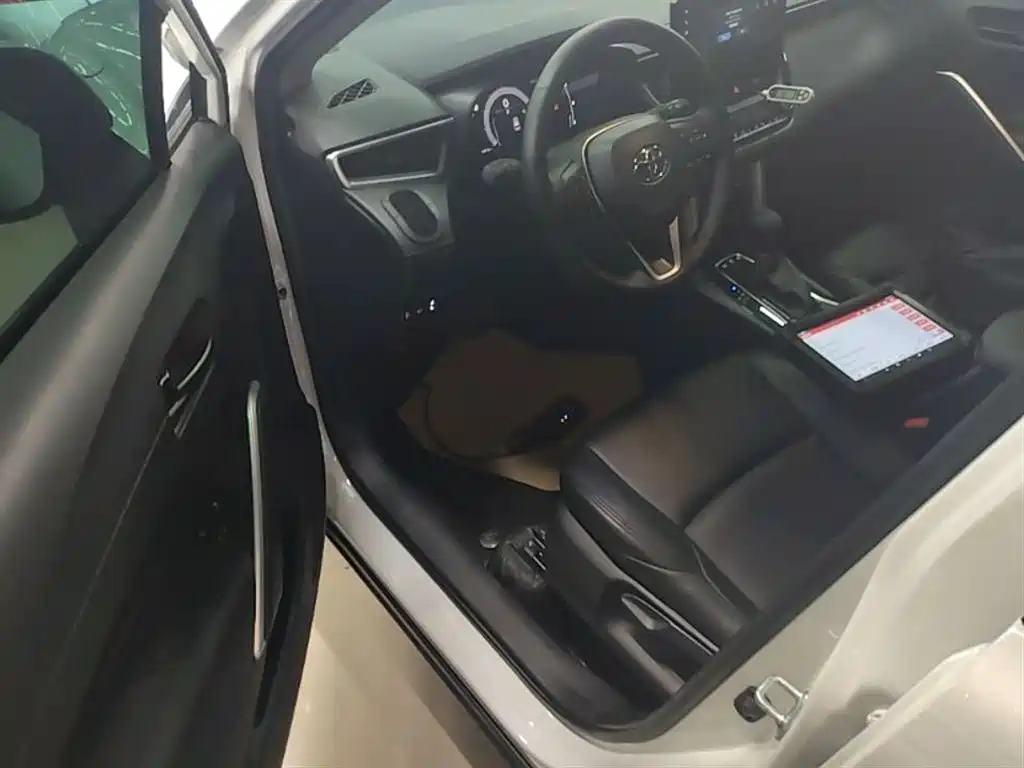 Toyota Frontlander 2024 2.0L Smart Hybrid Dual Engine Leading Edition фото 16