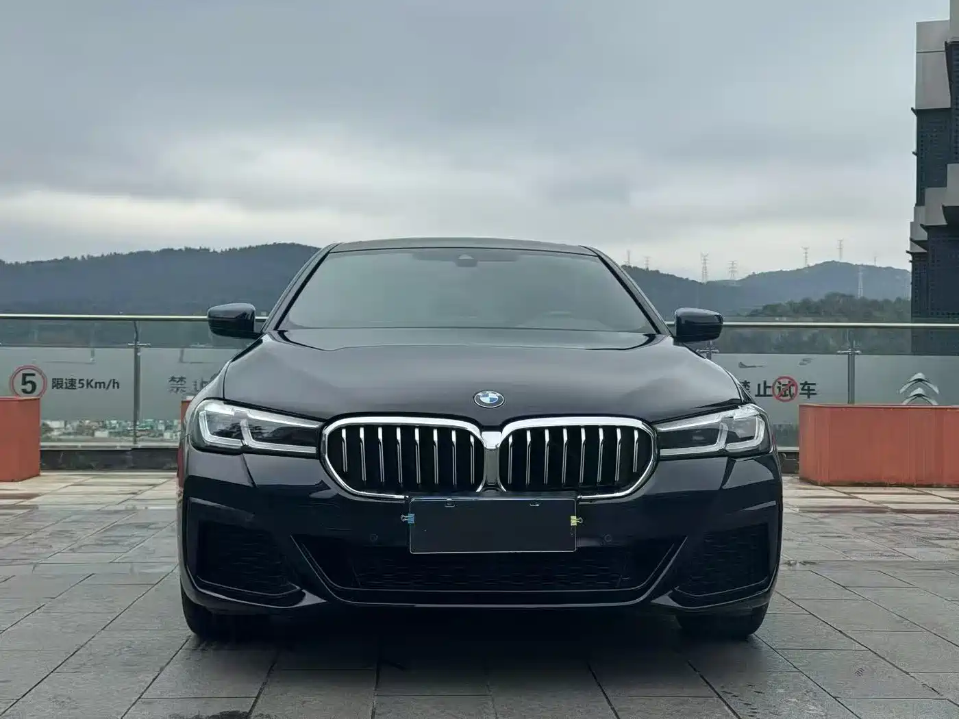 BMW 5 Series 2023 Facelift 530Li Leading M Sport Package фото 2