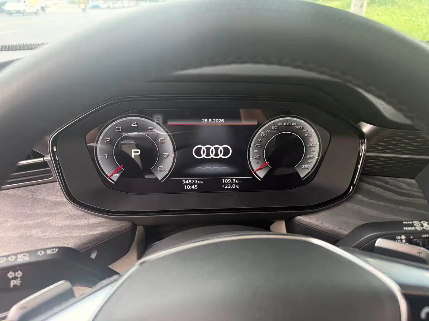 Audi Q6 2022 2023 45 TFSI quattro Uniform Cloud Yulin Package