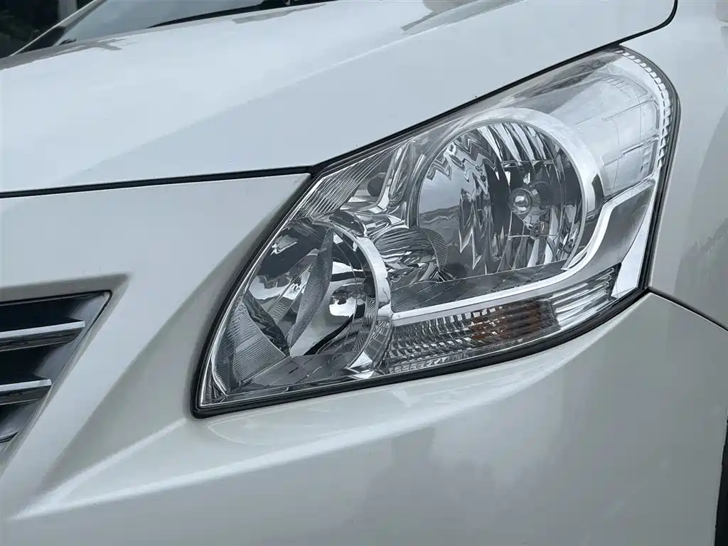 Toyota E'Z 2015 180E CVT Crossover Edition фото 6