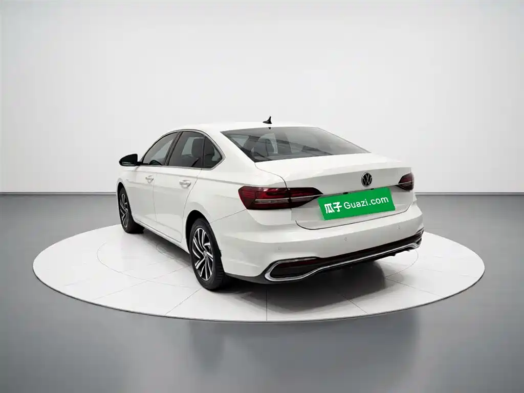 Volkswagen Lavida 2023 1.5L Auto Five Million Edition фото 4