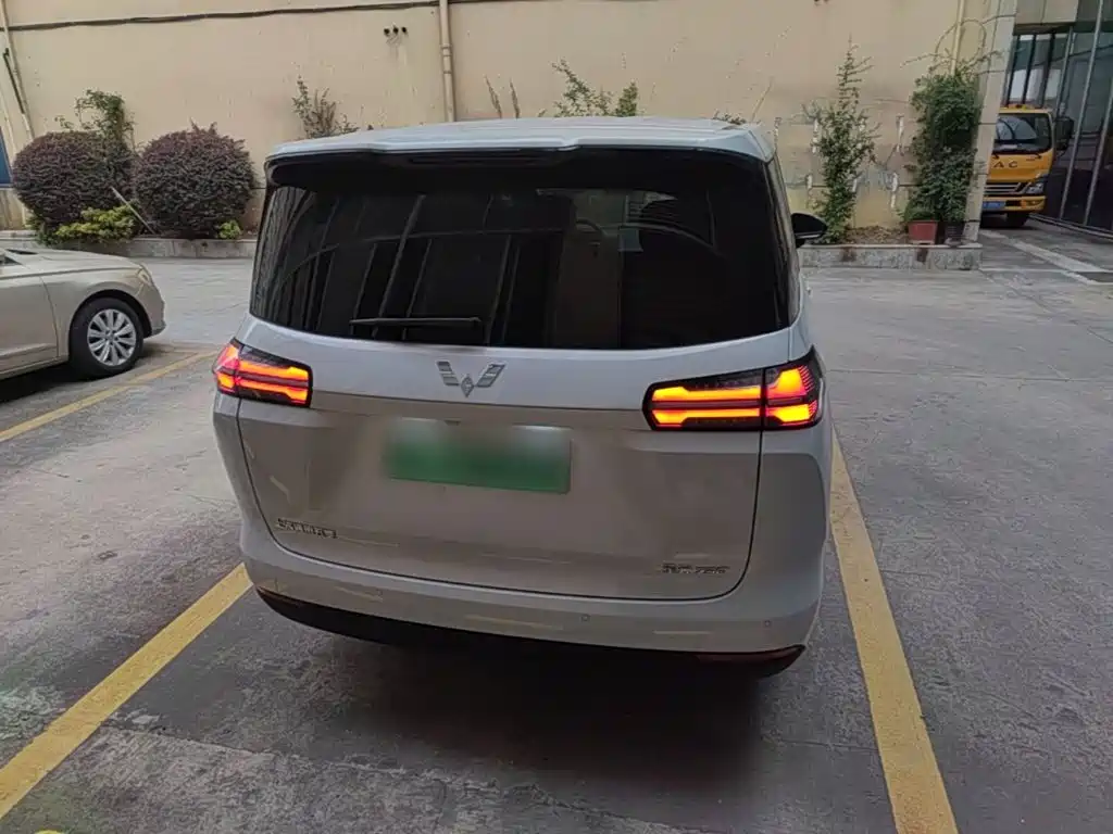 Wuling Motors Xingguang 730 New Energy 2025 2025 Model Plug-in Hybrid Base Version