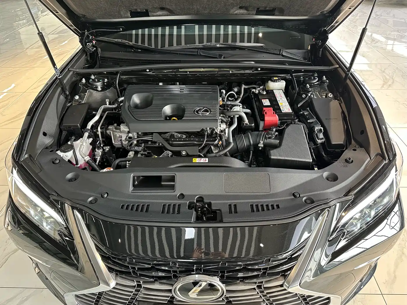 Lexus ES 2025 200 Ultimate Edition фото 21