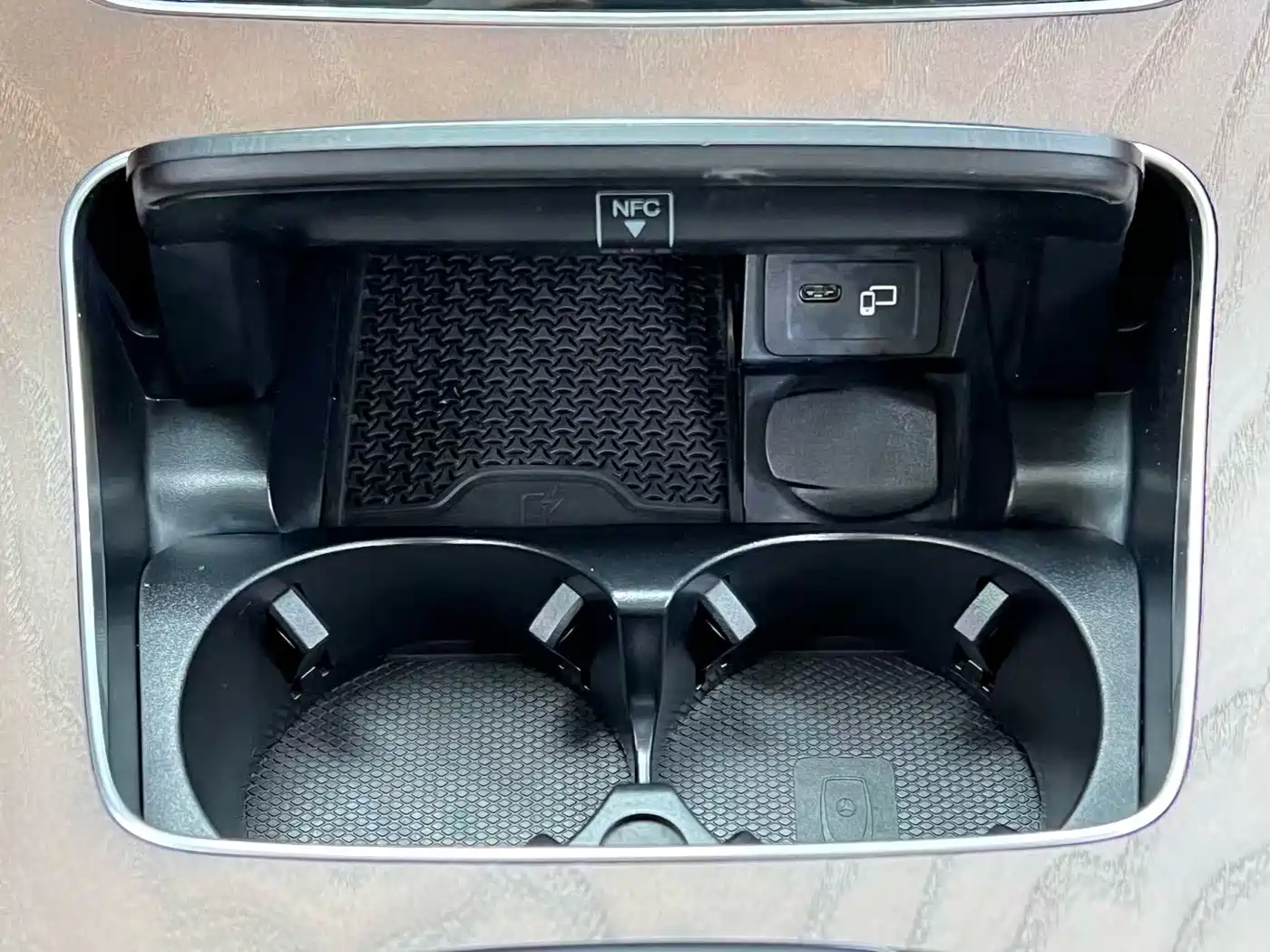 Mercedes-Benz E-Class 2022 E 300 L Fashion фото 32