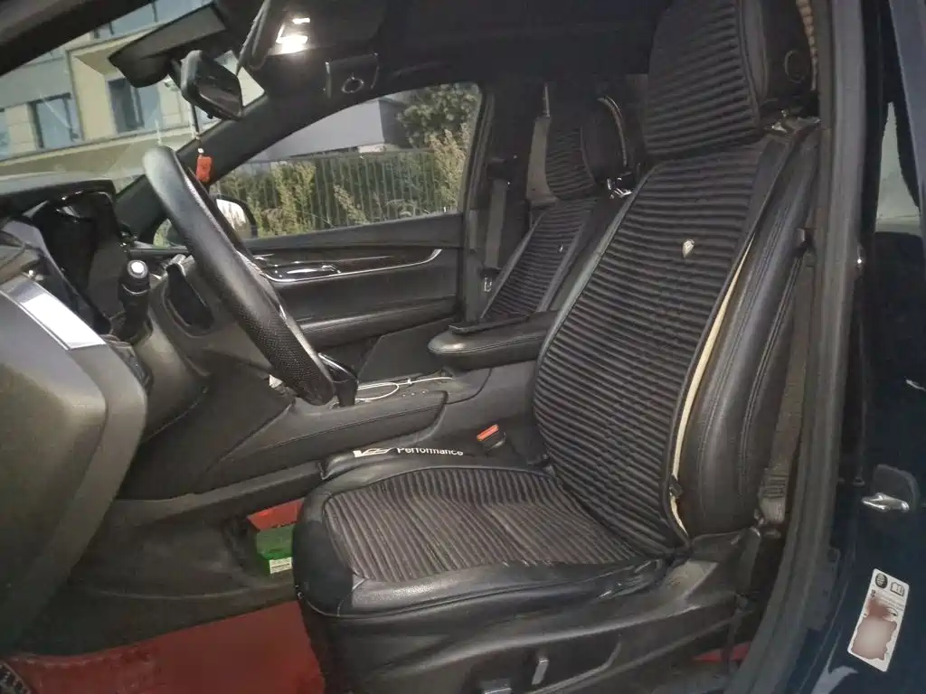 Фото 12 - Cadillac XT5