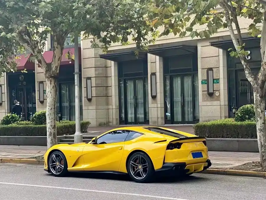 Ferrari 812 2018 2017 6.5L Superfast