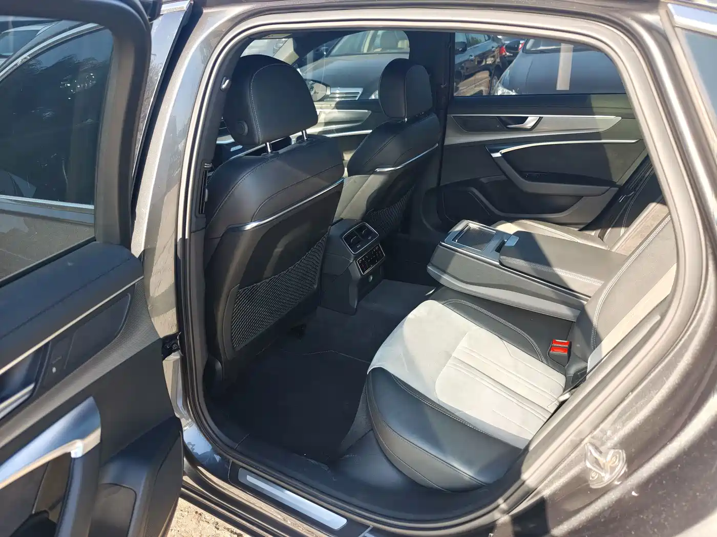 Фото 8 - Audi A6L