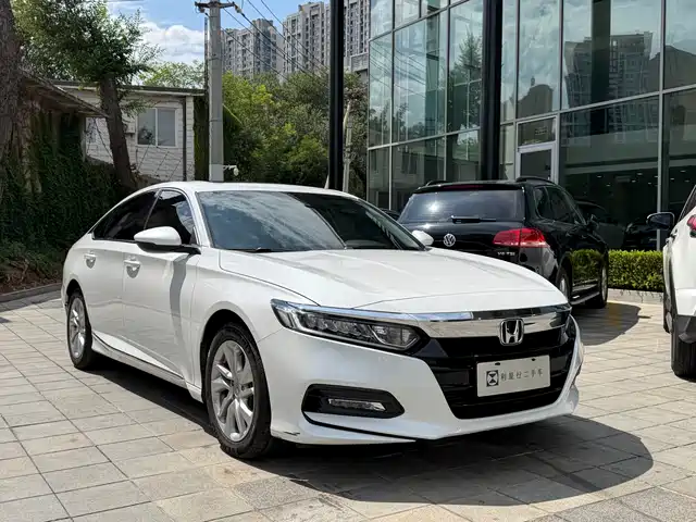 Honda Accord 2018 260TURBO Elite Edition China V — фото 4