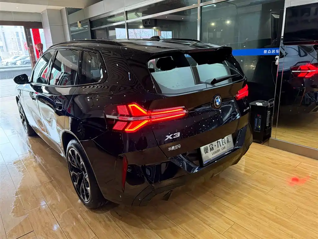 BMW X3 2025 xDrive30L Leading Model M Sport Black Package фото 4
