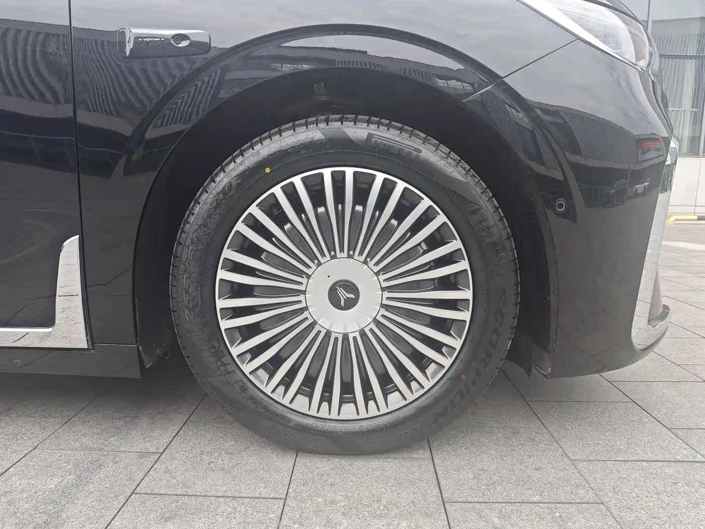 Voyah Auto Voyah Dreamer 2025 PHEV AWD Flagship Qian Kun Edition фото 30