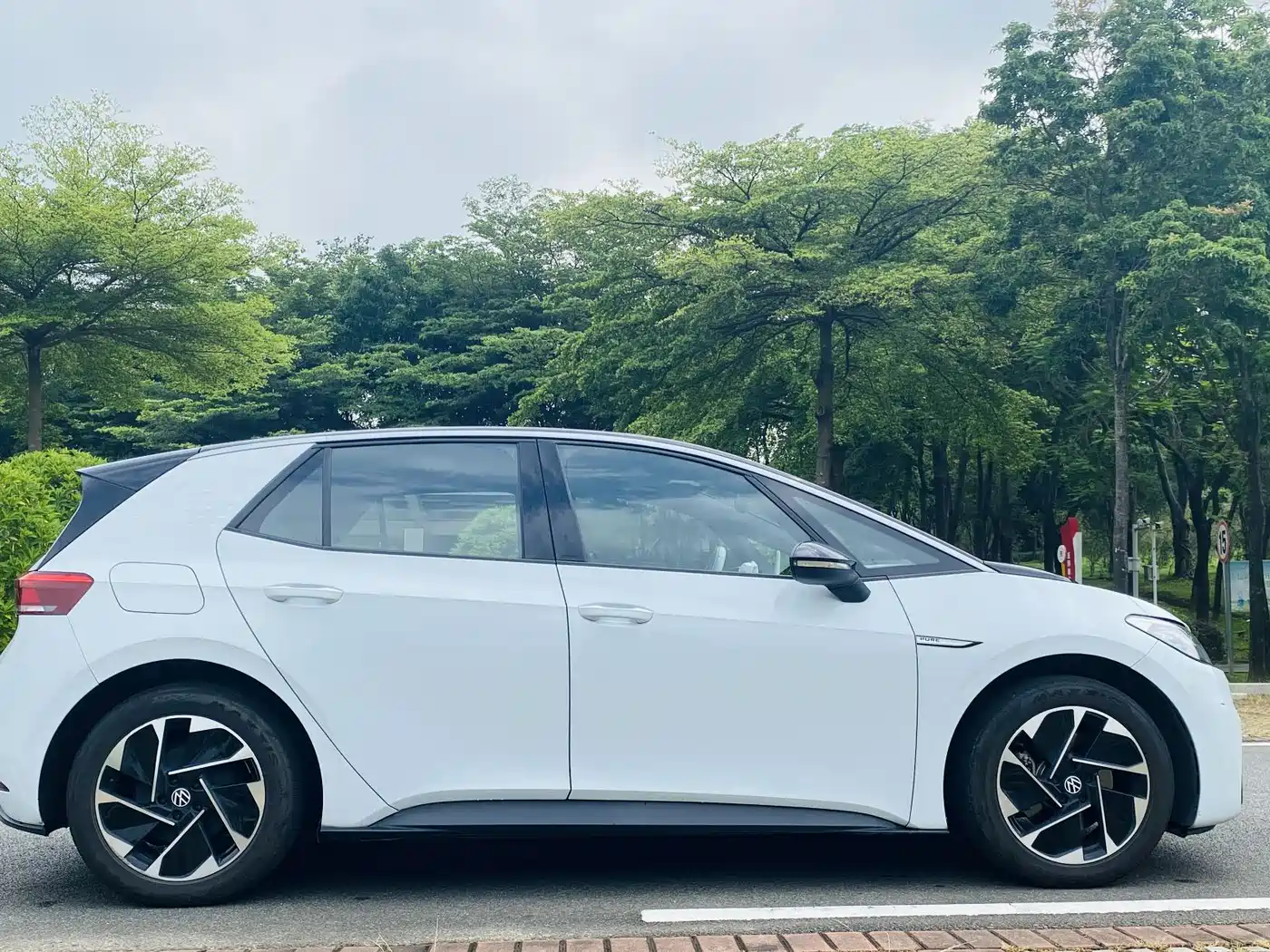 Volkswagen ID.3 2023 Pure Smart Edition фото 4