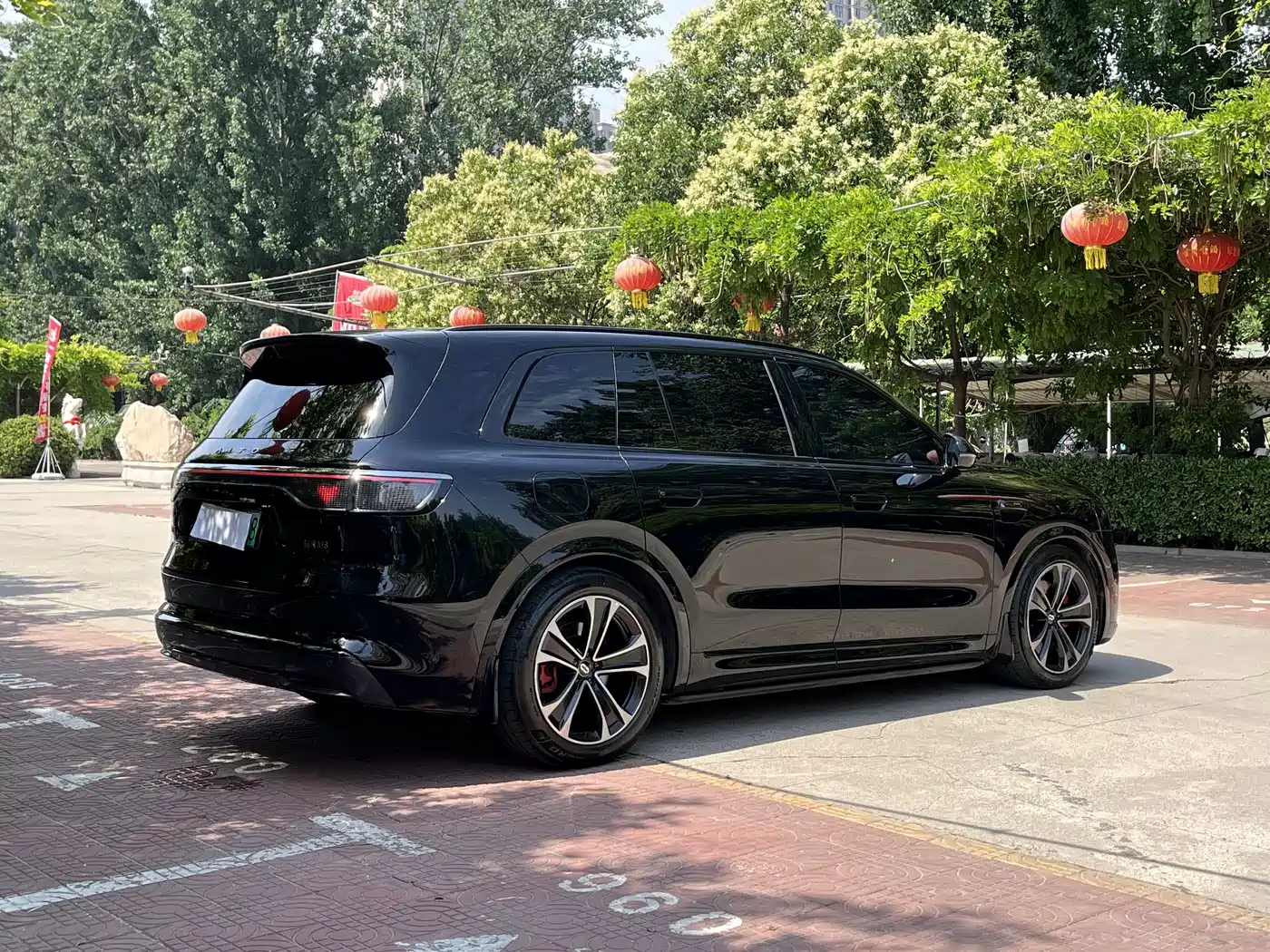 AITO Wenjie AITO M8 2025 Extended Range Ultra 53.4kWh 6-Seater фото 2
