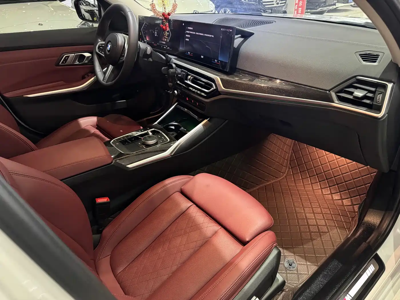 BMW 3 Series 2023 325Li M Sport Package фото 4