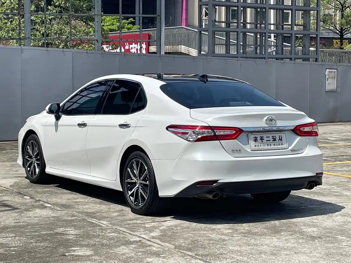 Toyota Camry 2023 2.5G Luxury Edition фото 11