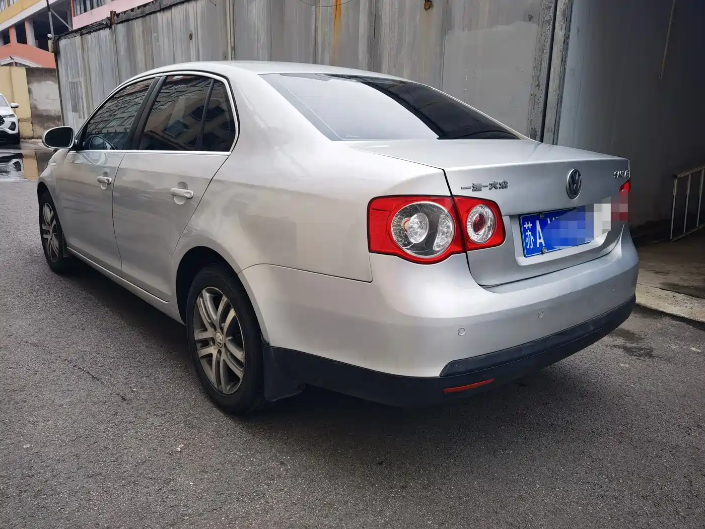 Volkswagen Sagitar 2009 1.6L Automatic Comfort фото 8