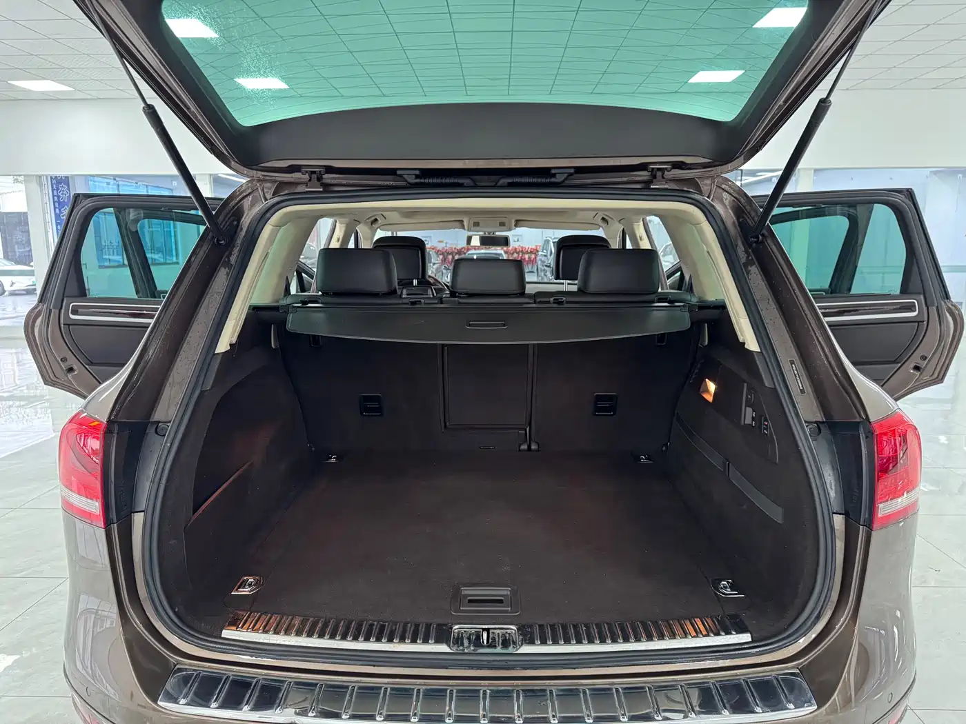 Volkswagen Touareg 2011 3.0TSI Premium фото 10