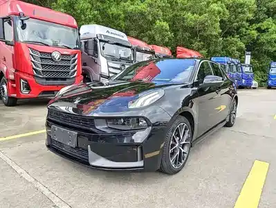 Lynk & Co 03