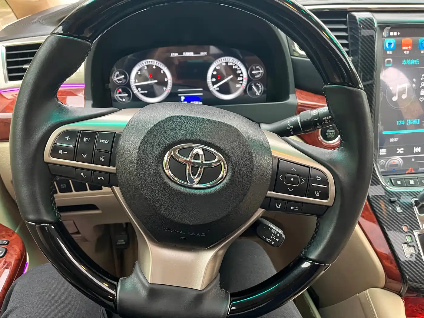 Toyota Alphard 2011 3.5L Luxury Edition фото 13